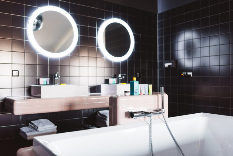 Funky XL hotel room with freestanding bathtub at Hotel The Dutch