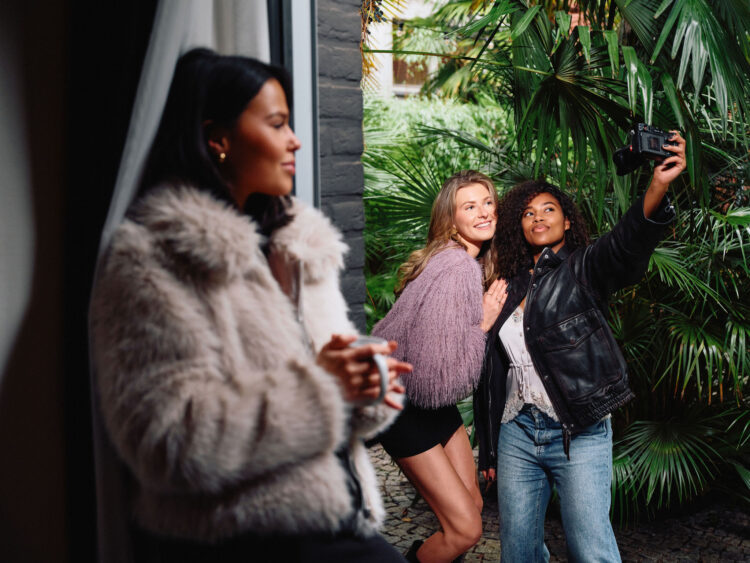 Influencers in the wild